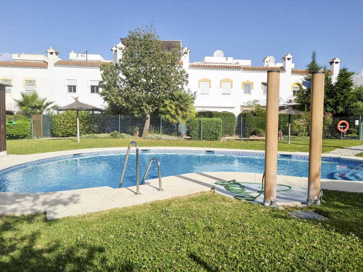3 bedroom Townhouse for sale in Bahia de Casares with pool - € 425,000 (Ref: 9516457)