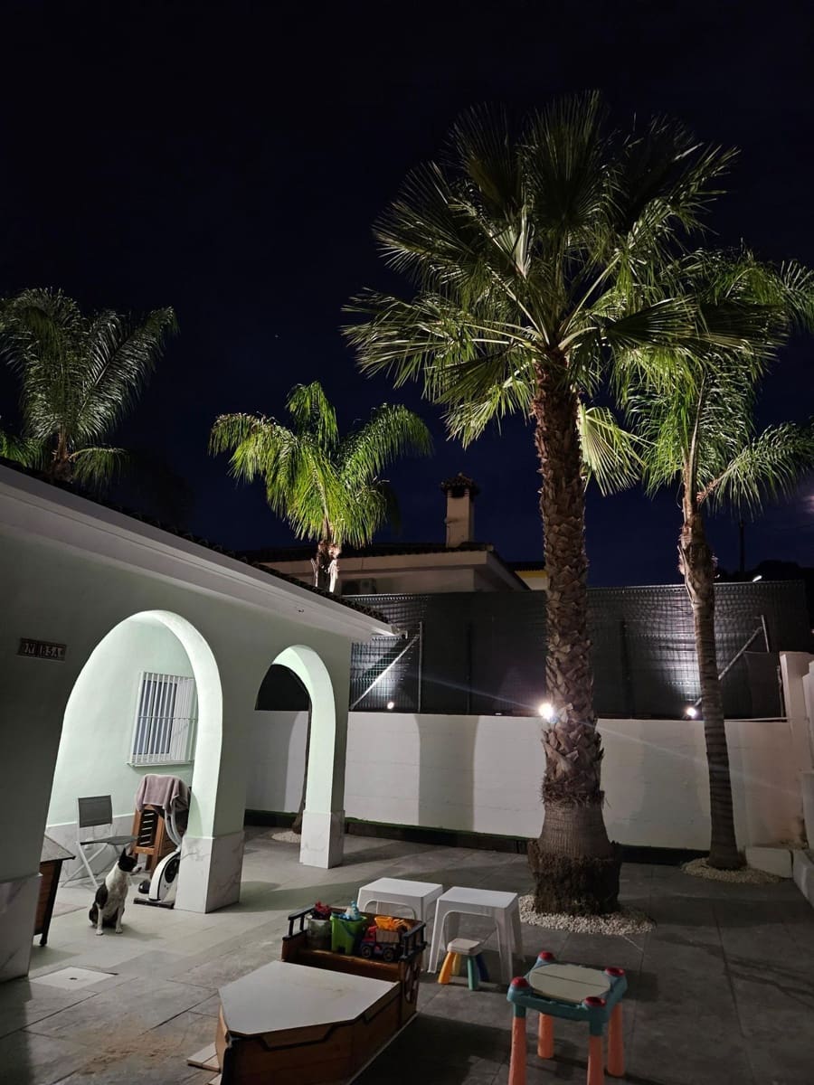 2 bedroom Villa for sale in Coin with pool garage - € 459,000 (Ref: 9516461)