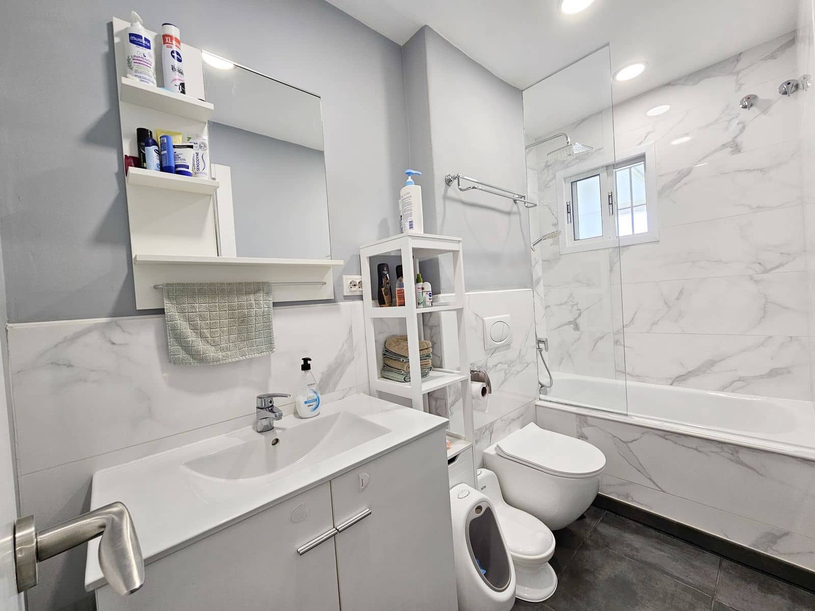 2 bedroom Villa for sale in Coin with pool garage - € 459,000 (Ref: 9516461)