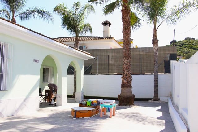 2 bedroom Villa for sale in Coín with pool garage - € 459,000 (Ref: 9516461)