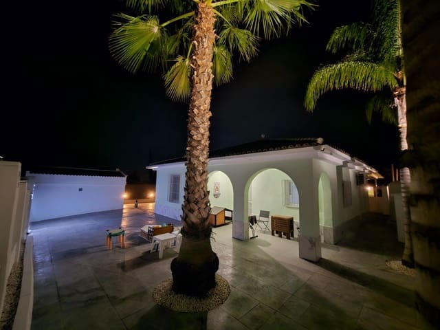 2 bedroom Villa for sale in Coín with pool garage - € 459,000 (Ref: 9516461)