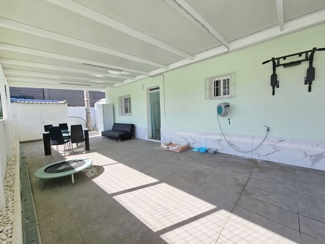 2 bedroom Villa for sale in Coín with pool garage - € 459,000 (Ref: 9516461)