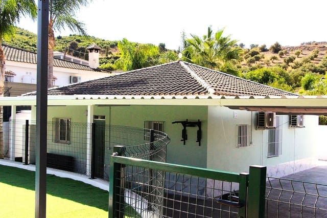 2 bedroom Villa for sale in Coín with pool garage - € 459,000 (Ref: 9516461)