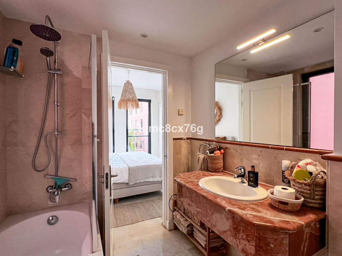 2 makuuhuone Huoneisto myytävänä paikassa Calahonda mukana uima-altaan 
autotalli - 429 000 € (Ref: 9517847)