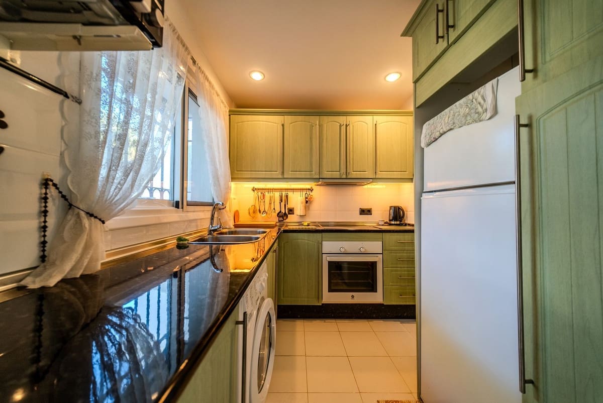 2 slaapkamer Appartement te koop in Miraflores met zwembad garage - € 340.000 (Ref: 9521457)