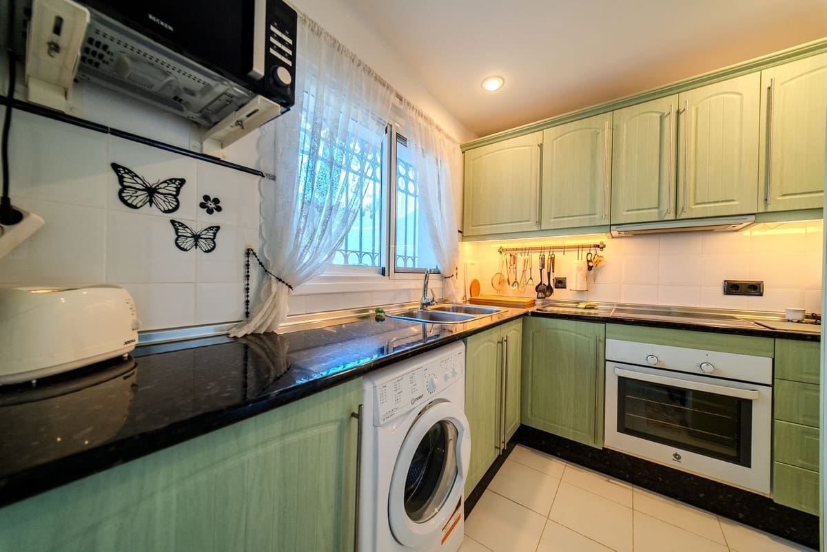 2 slaapkamer Appartement te koop in Miraflores met zwembad garage - € 340.000 (Ref: 9521457)