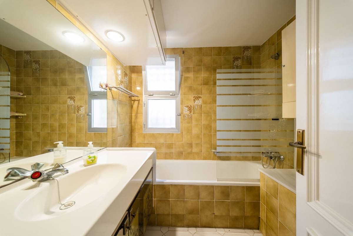 2 slaapkamer Appartement te koop in Miraflores met zwembad garage - € 340.000 (Ref: 9521457)