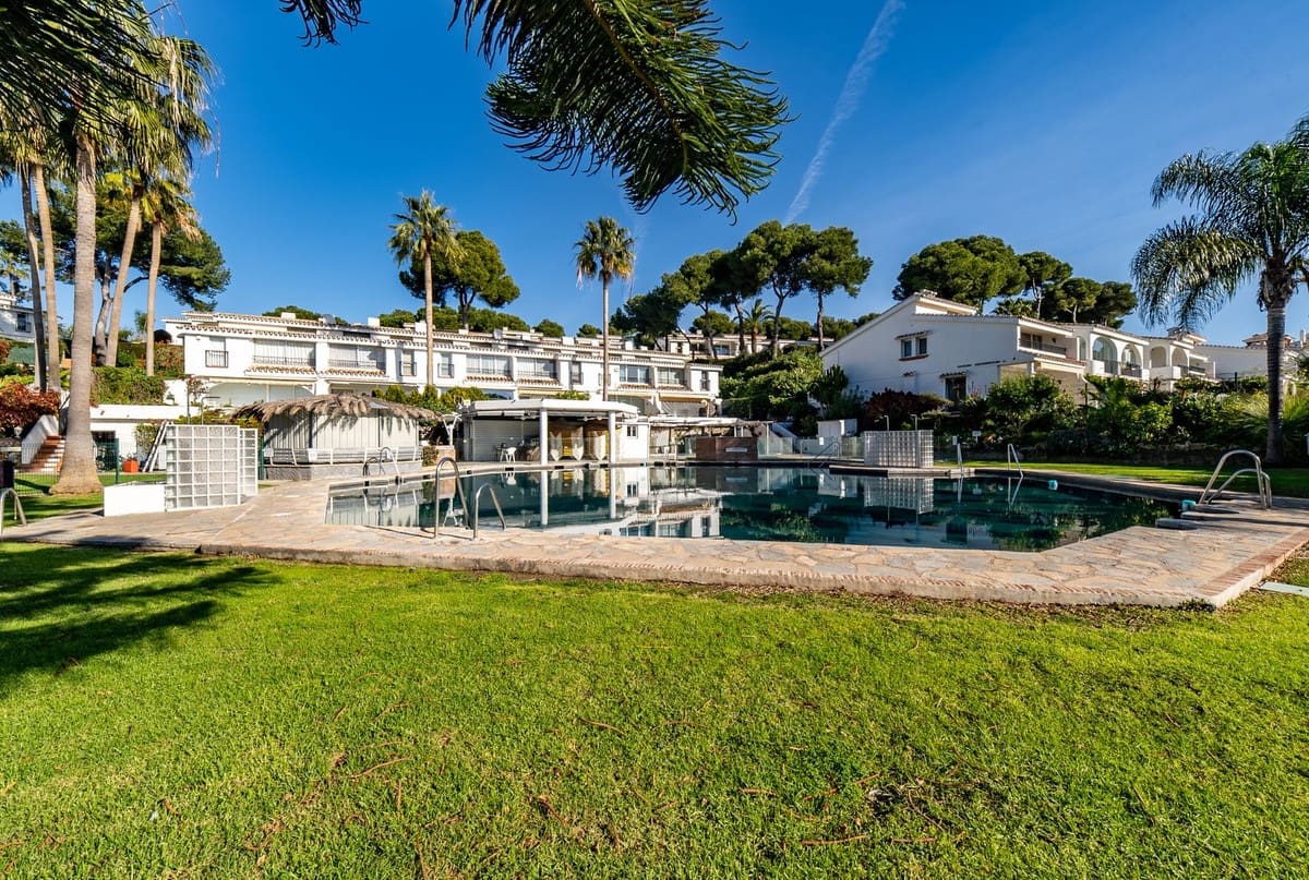 2 slaapkamer Appartement te koop in Miraflores met zwembad garage - € 340.000 (Ref: 9521457)