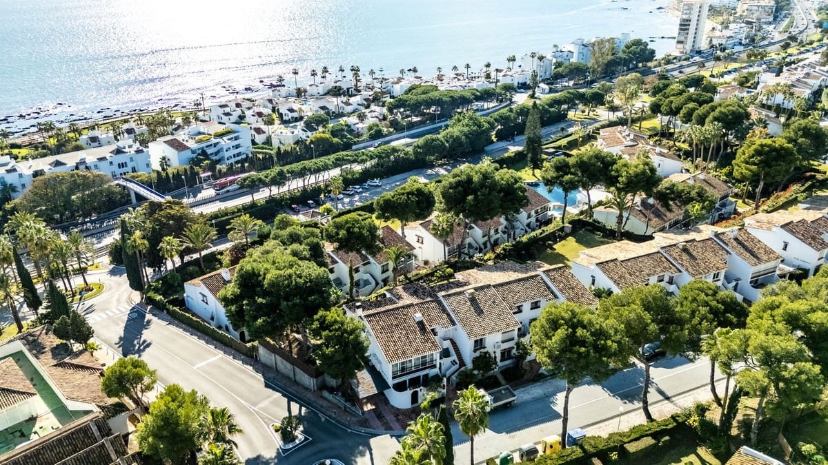 2 slaapkamer Appartement te koop in Miraflores met zwembad garage - € 340.000 (Ref: 9521457)