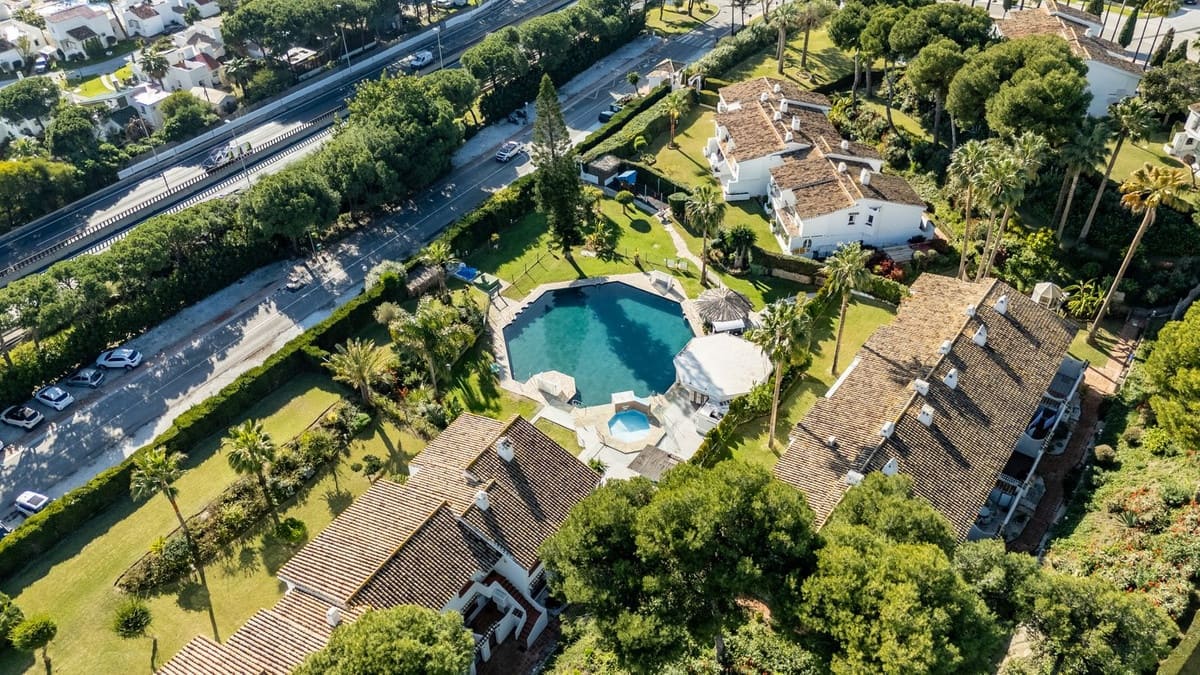 2 slaapkamer Appartement te koop in Miraflores met zwembad garage - € 340.000 (Ref: 9521457)