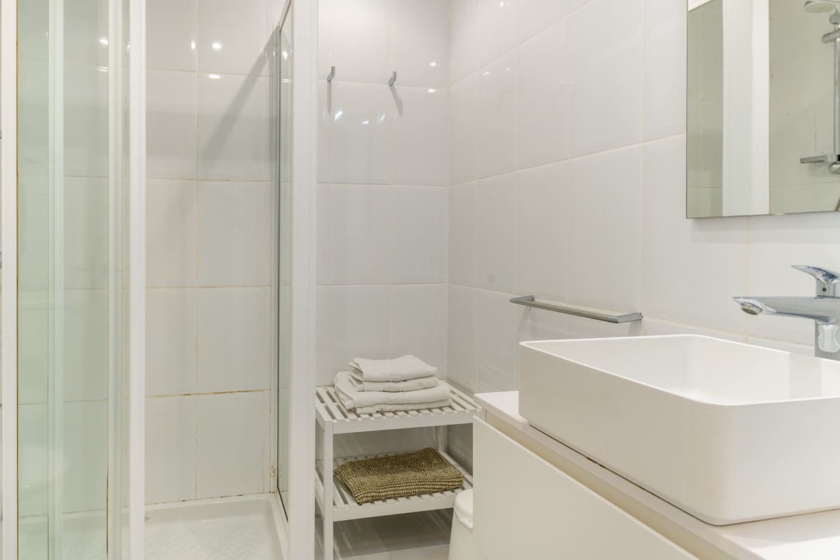 1 makuuhuone Yksiö myytävänä paikassa Torremolinos mukana uima-altaan 
autotalli - 299 000 € (Ref: 9522783)