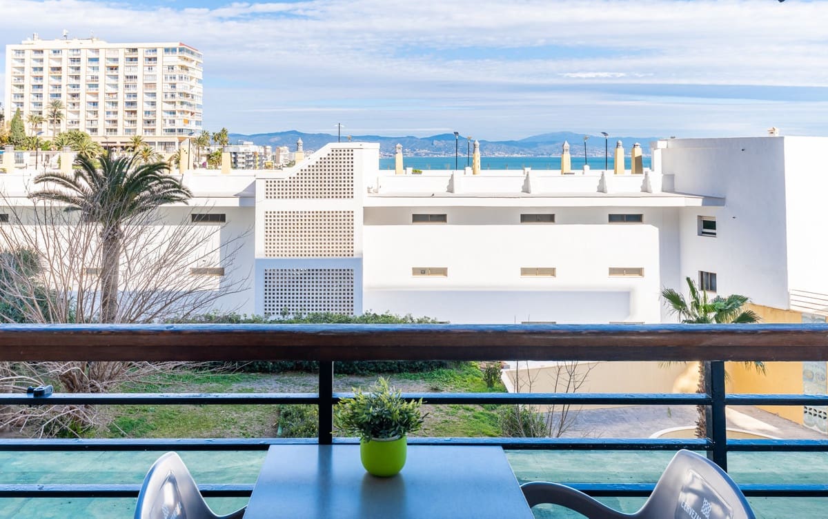 1 makuuhuone Yksiö myytävänä paikassa Torremolinos mukana uima-altaan 
autotalli - 299 000 € (Ref: 9522783)