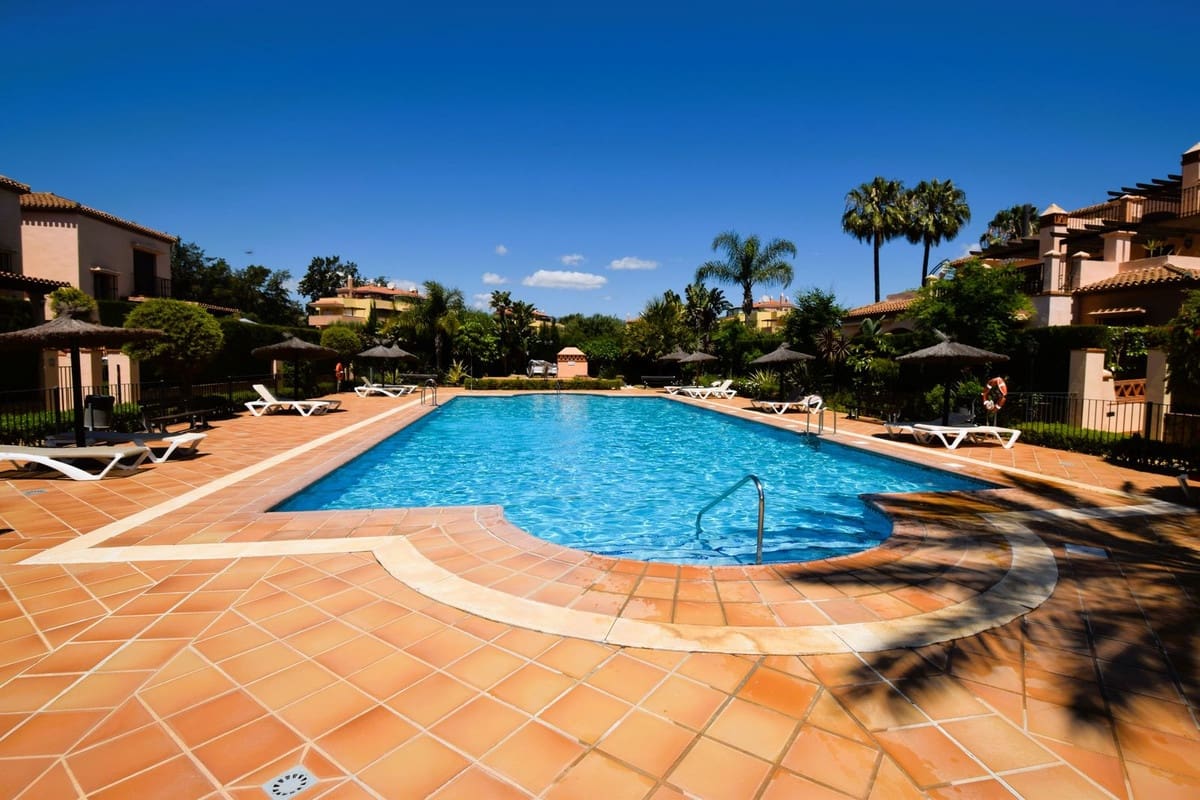 2 Zimmer Apartment zu verkaufen in La Cala de Mijas mit Pool Garage - 429.950 € (Ref: 9522796)