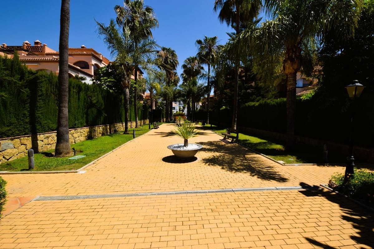 2 Zimmer Apartment zu verkaufen in La Cala de Mijas mit Pool Garage - 429.950 € (Ref: 9522796)