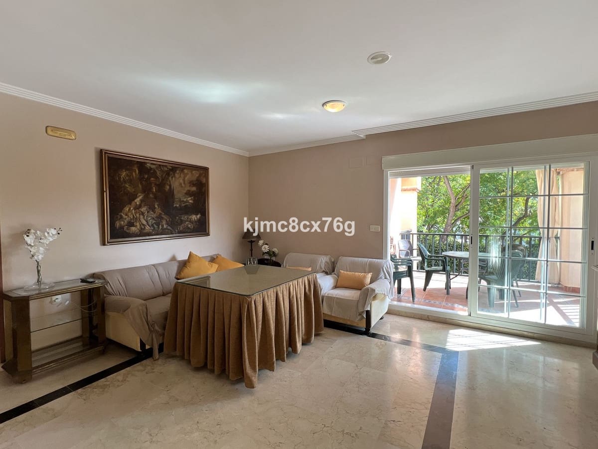 2 sypialnia Apartament na sprzedaż w Marbella z basenem - 430 000 € (Ref: 9522815)