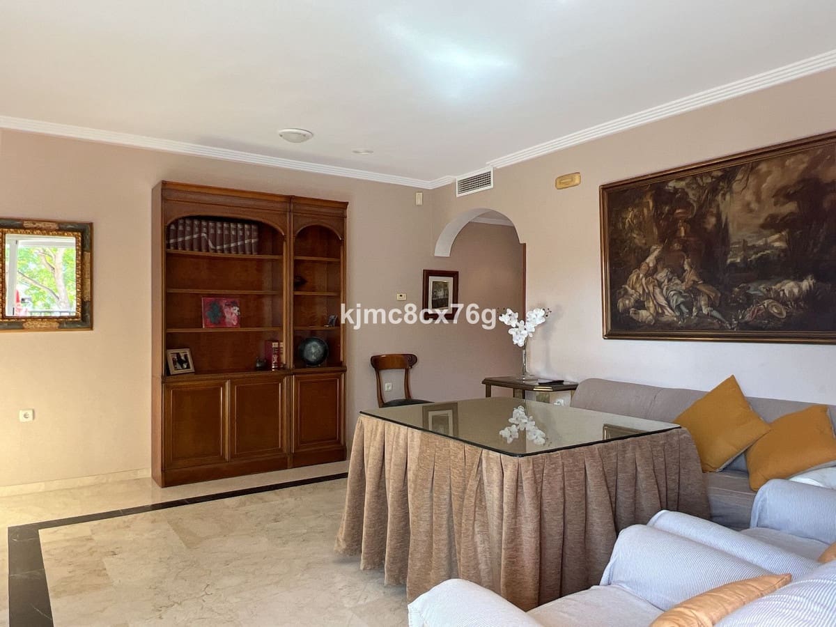 2 sypialnia Apartament na sprzedaż w Marbella z basenem - 430 000 € (Ref: 9522815)