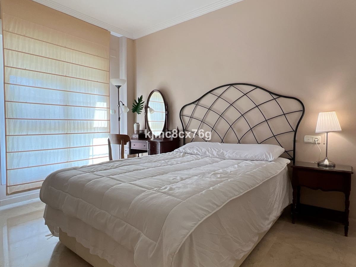 2 sypialnia Apartament na sprzedaż w Marbella z basenem - 430 000 € (Ref: 9522815)