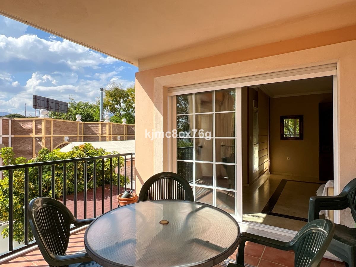 2 sypialnia Apartament na sprzedaż w Marbella z basenem - 430 000 € (Ref: 9522815)