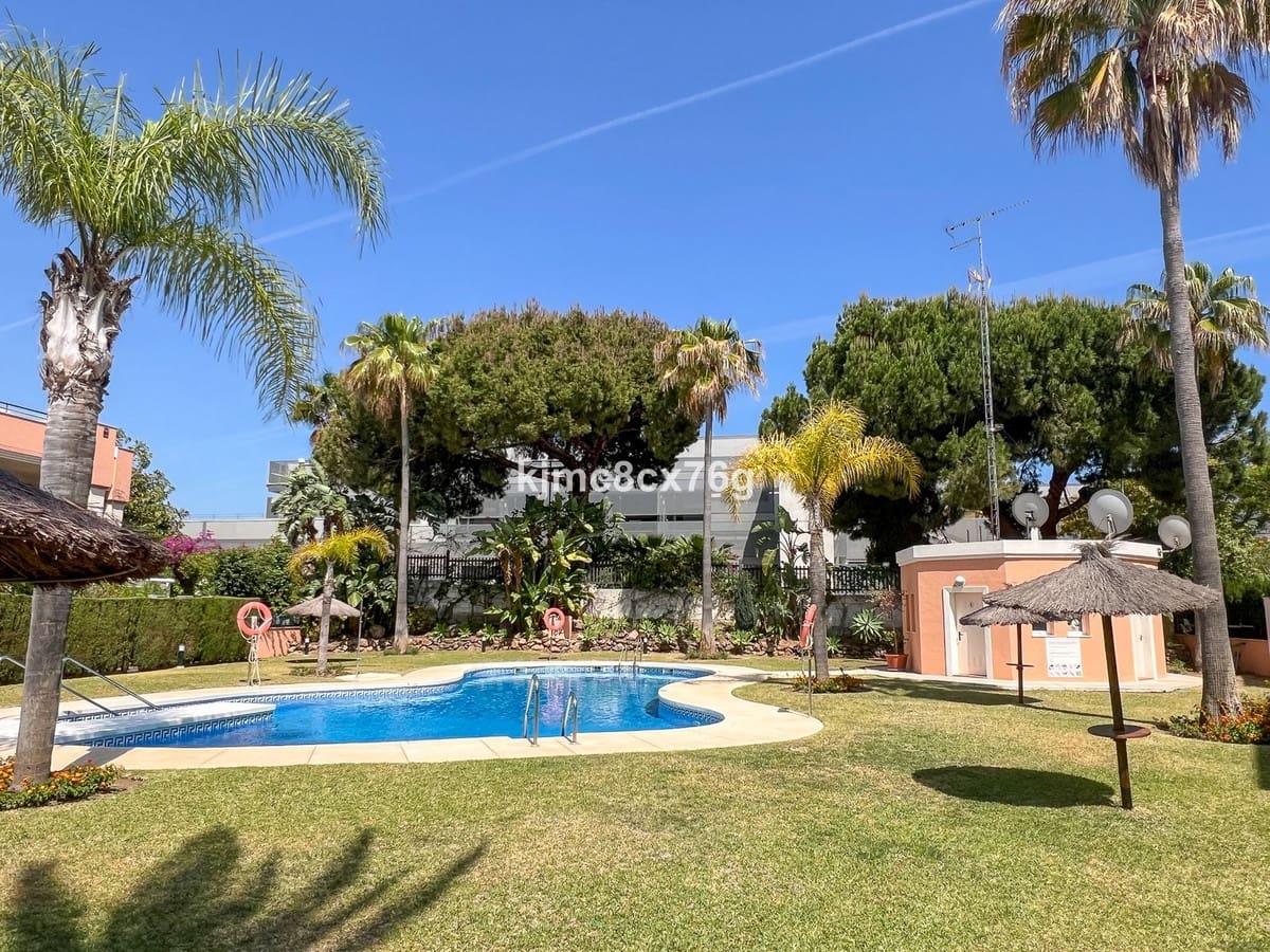 2 sypialnia Apartament na sprzedaż w Marbella z basenem - 430 000 € (Ref: 9522815)