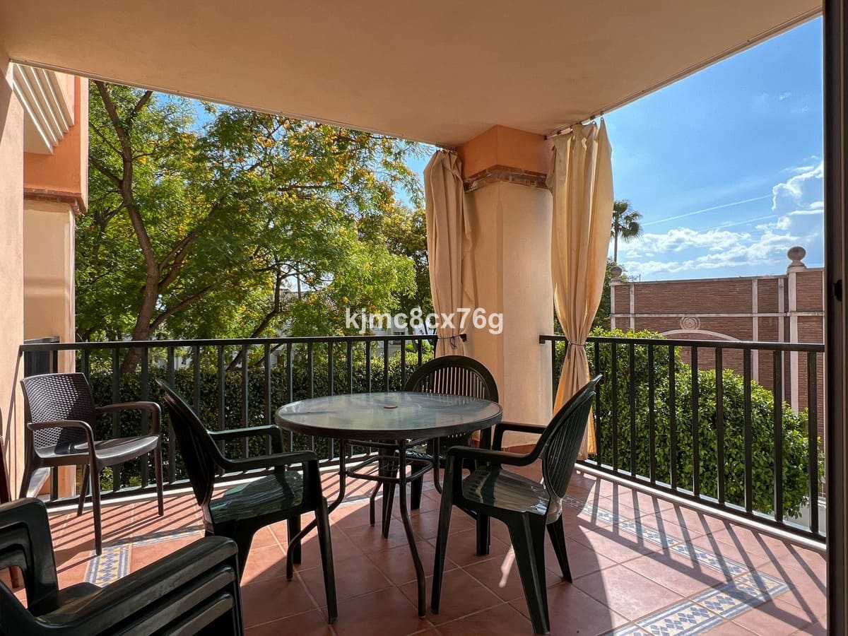 2 sypialnia Apartament na sprzedaż w Marbella z basenem - 430 000 € (Ref: 9522815)