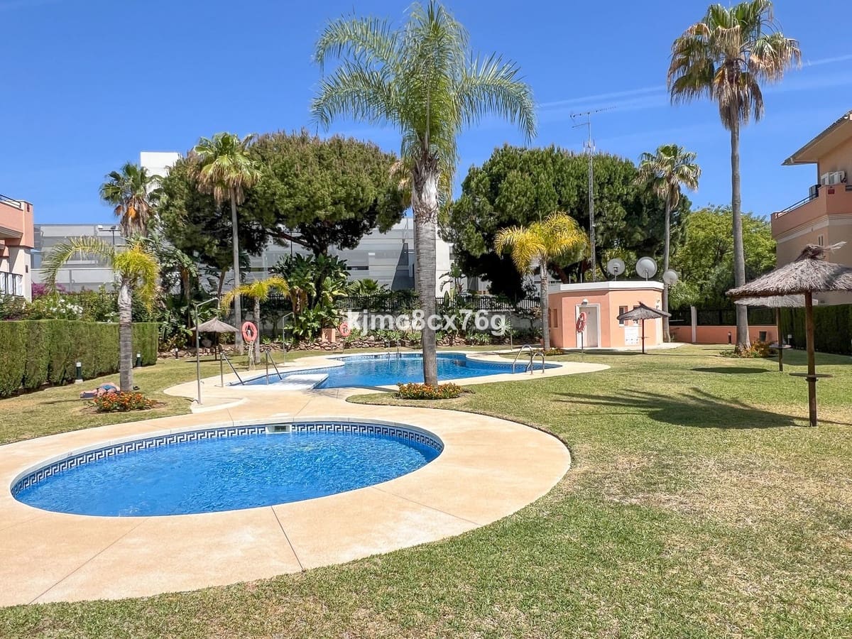 2 sypialnia Apartament na sprzedaż w Marbella z basenem - 430 000 € (Ref: 9522815)