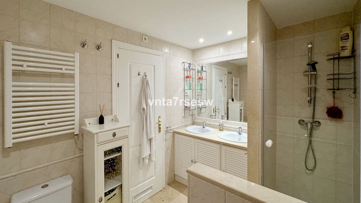 2 chambre Appartement à vendre à Riviera del Sol avec piscine garage - 430 000 € (Ref: 9522819)