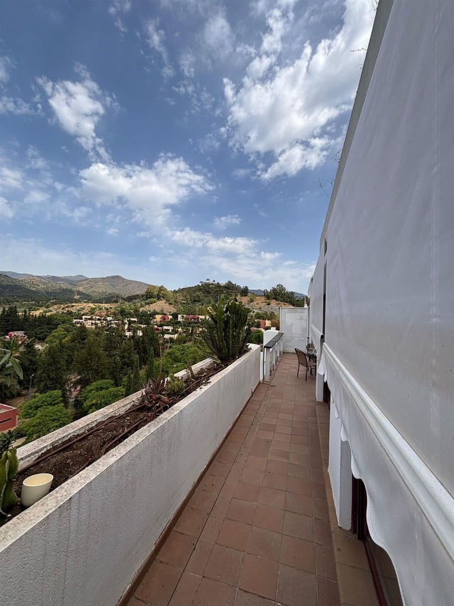 3 bedroom Apartment for sale in Benahavis with pool garage - € 430,000 (Ref: 9523377)