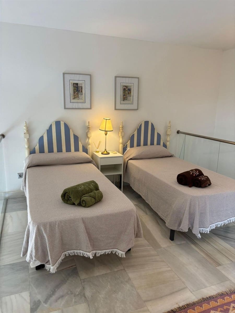 3 bedroom Apartment for sale in Benahavis with pool garage - € 430,000 (Ref: 9523377)