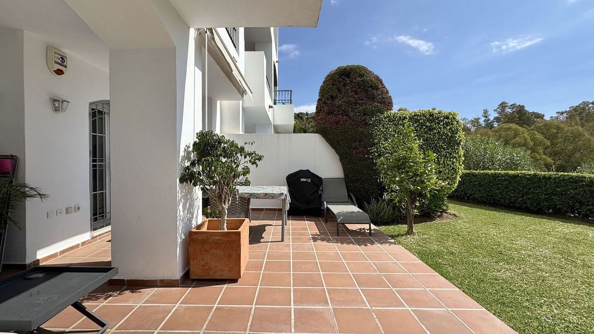 2 soverom Leilighet til salgs i Benahavis med svømmebasseng garasje - € 430 000 (Ref: 9523445)