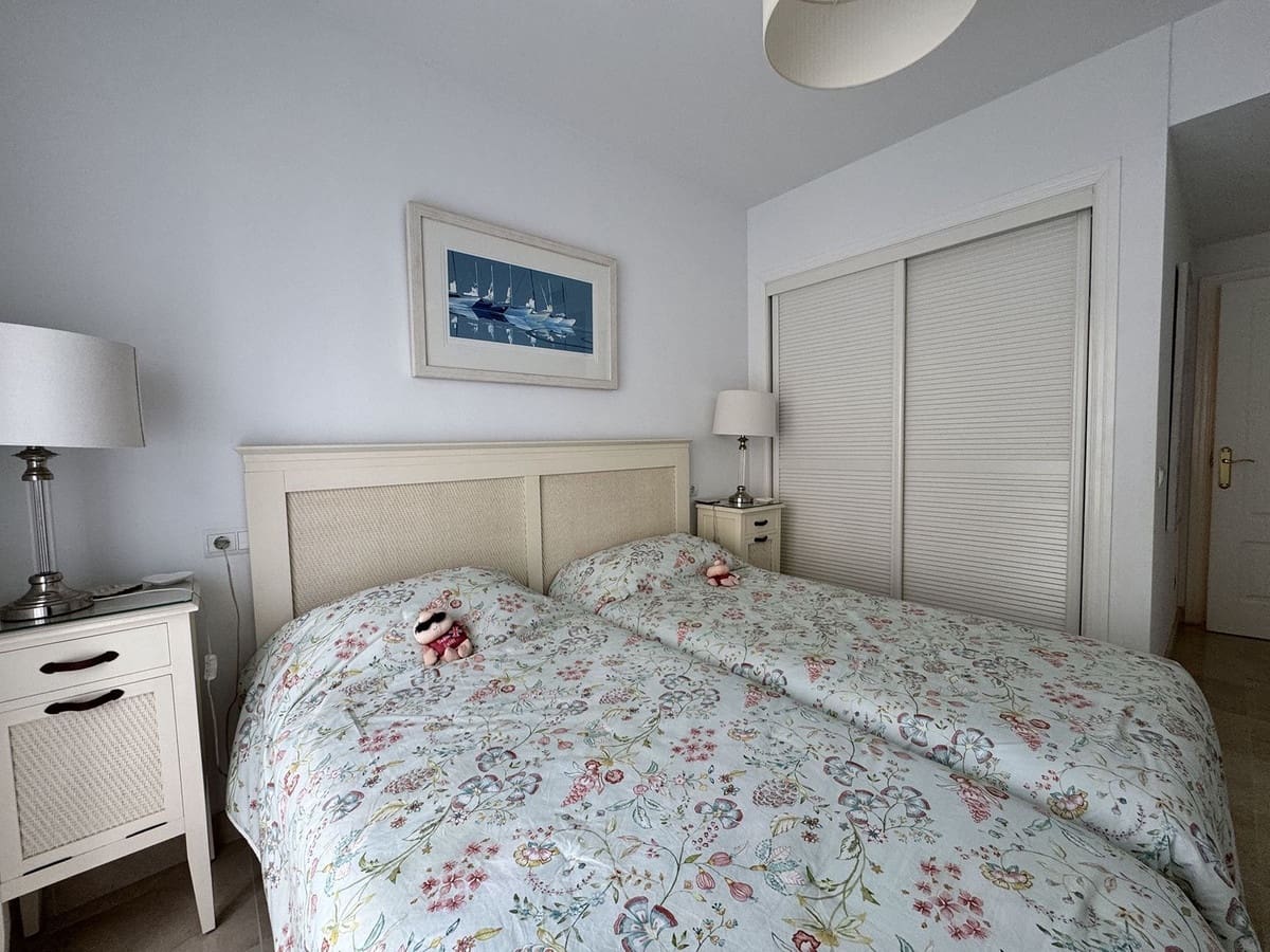 2 soverom Leilighet til salgs i Benahavis med svømmebasseng garasje - € 430 000 (Ref: 9523445)