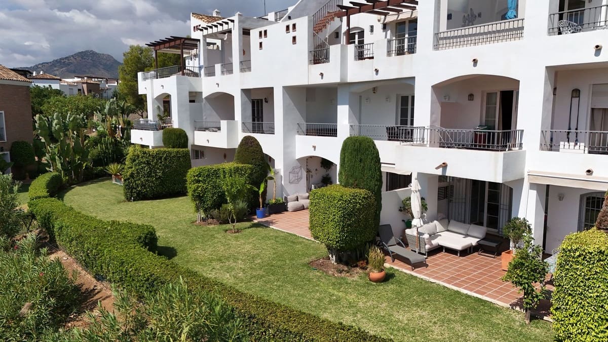 2 soverom Leilighet til salgs i Benahavis med svømmebasseng garasje - € 430 000 (Ref: 9523445)