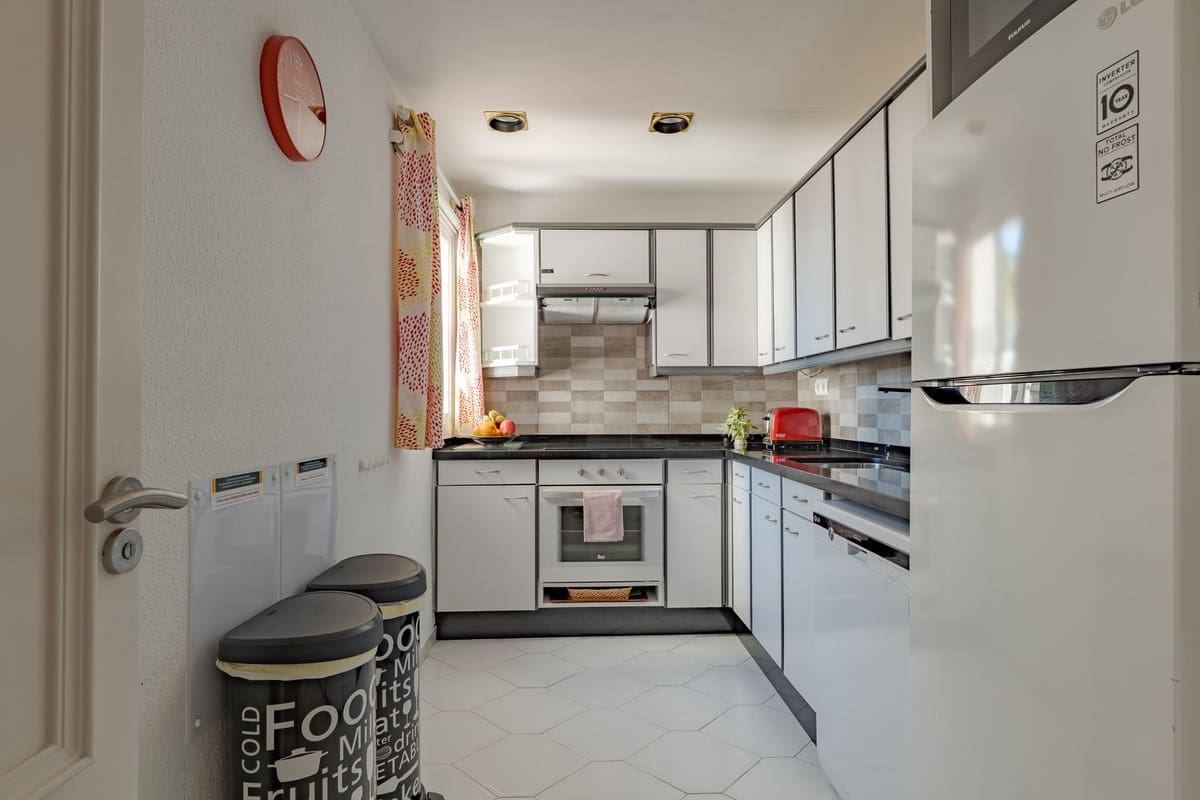 3 Zimmer Apartment zu verkaufen in La Cala de Mijas mit Pool - 434.000 € (Ref: 9523534)