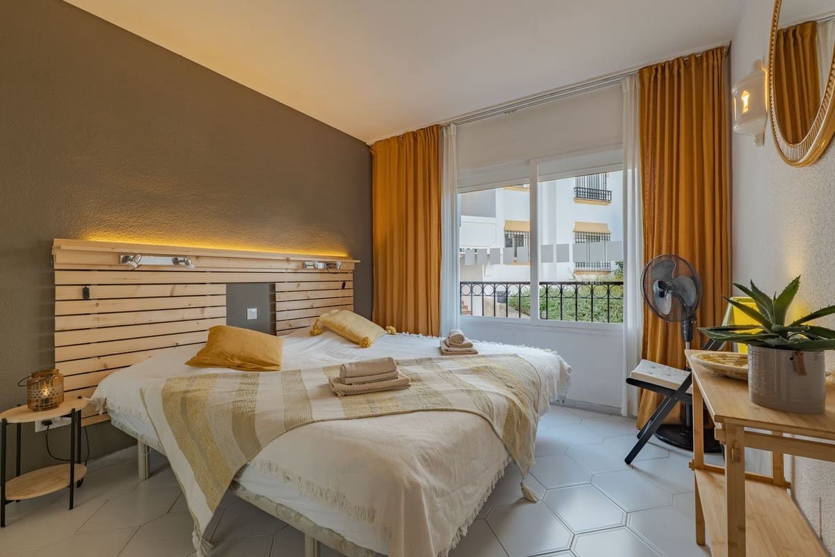 3 Zimmer Apartment zu verkaufen in La Cala de Mijas mit Pool - 434.000 € (Ref: 9523534)