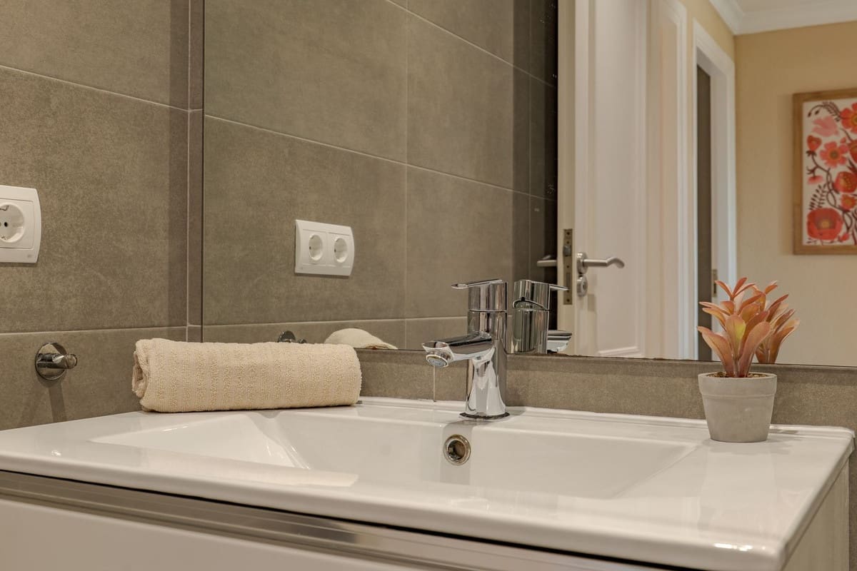 3 Zimmer Apartment zu verkaufen in La Cala de Mijas mit Pool - 434.000 € (Ref: 9523534)