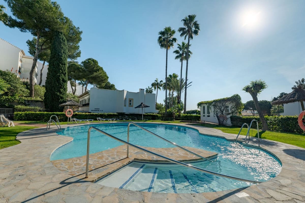 3 Zimmer Apartment zu verkaufen in La Cala de Mijas mit Pool - 434.000 € (Ref: 9523534)