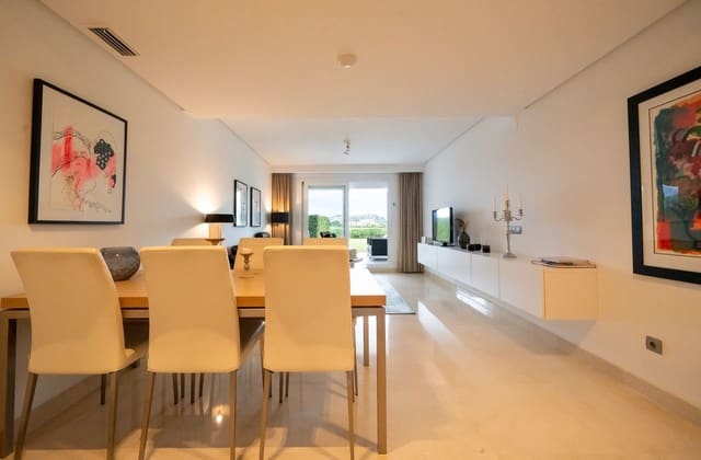 2 makuuhuone Huoneisto myytävänä paikassa Los Arqueros - Puerto del Almendro, Benahavís mukana uima-altaan 
autotalli - 435 000 € (Ref: 9523537)