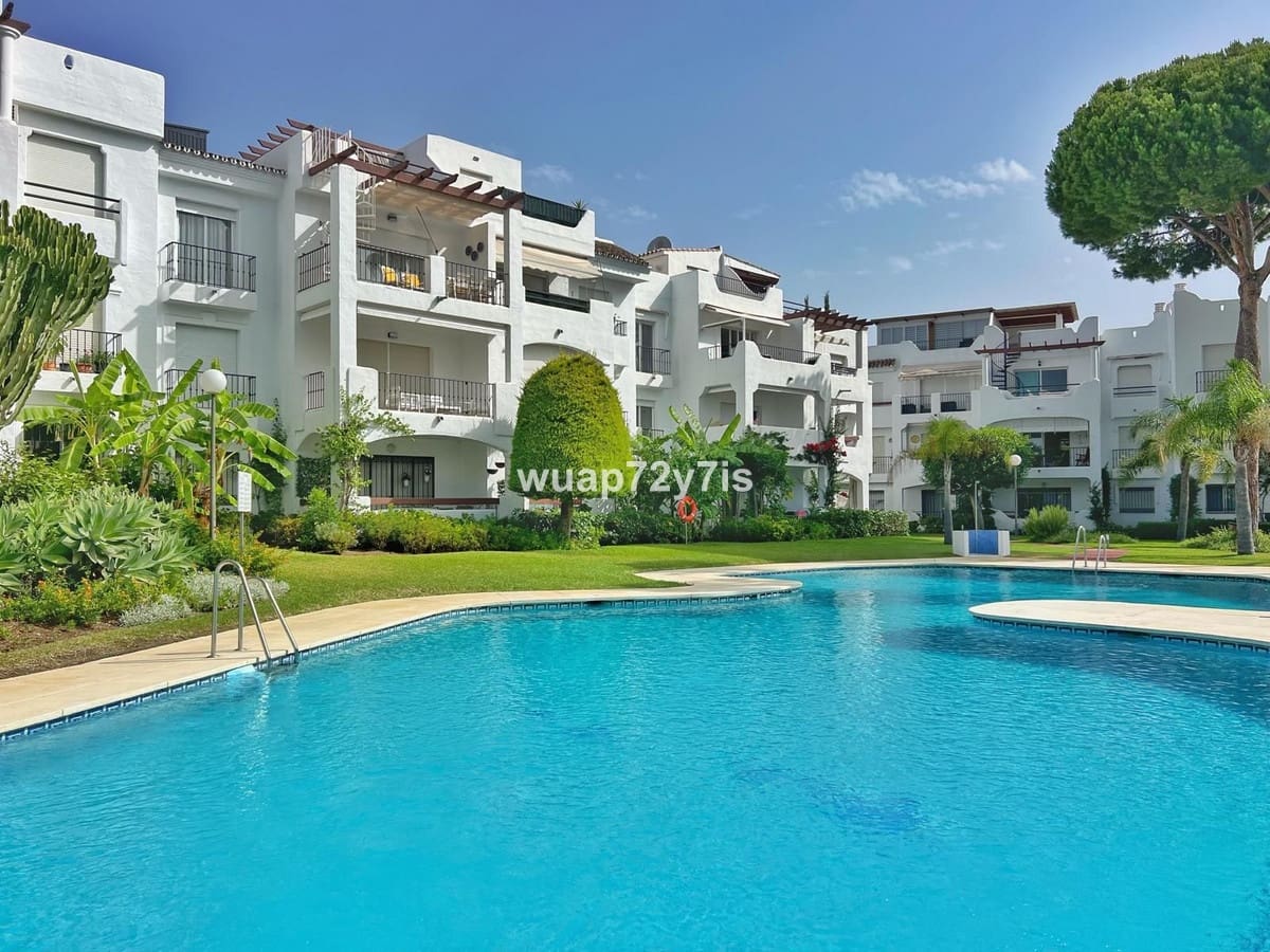 3 bedroom Apartment for sale in Costalita with pool - € 435,000 (Ref: 9525001)