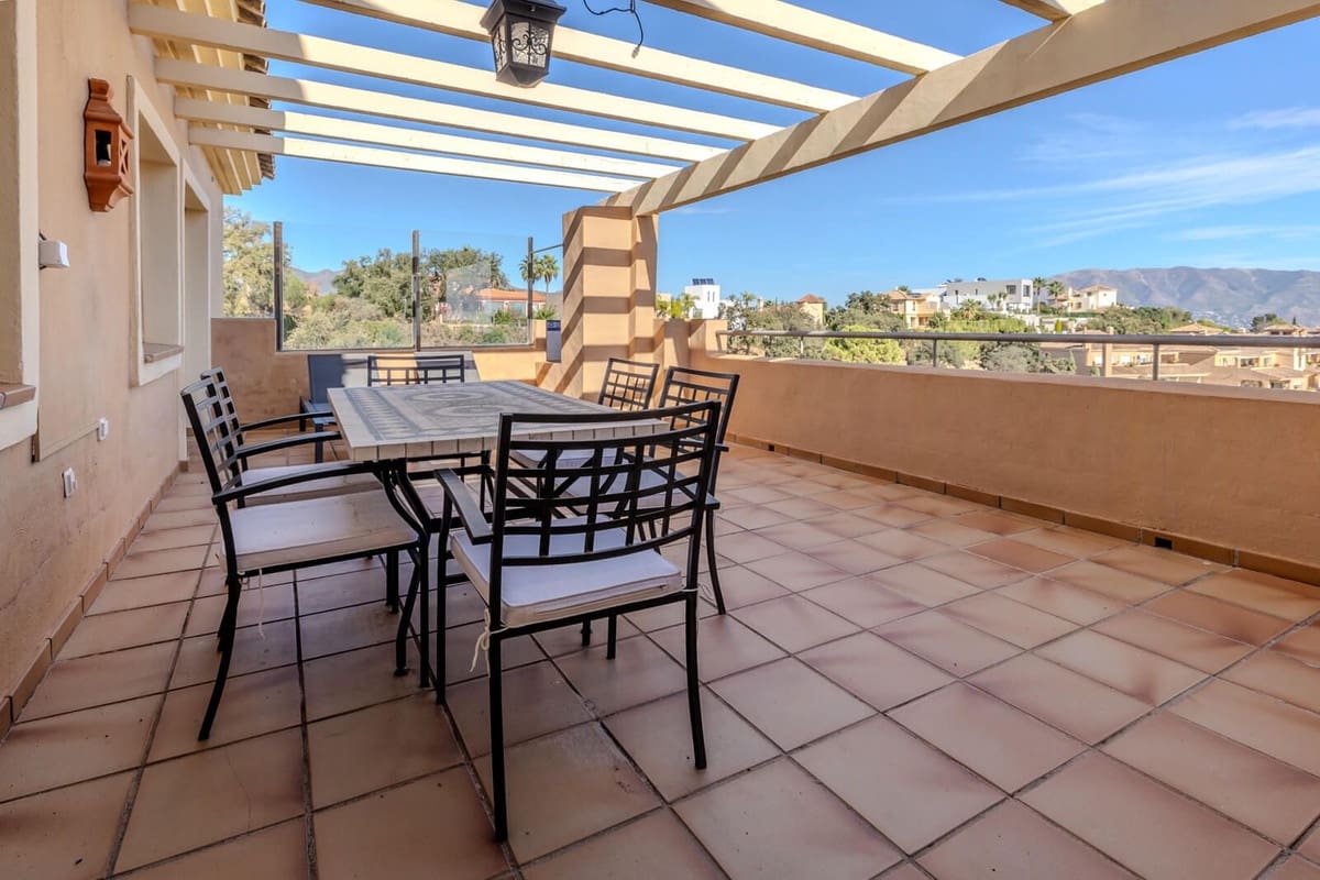 3 slaapkamer Penthouse te koop in La Mairena met zwembad - € 435.000 (Ref: 9525006)