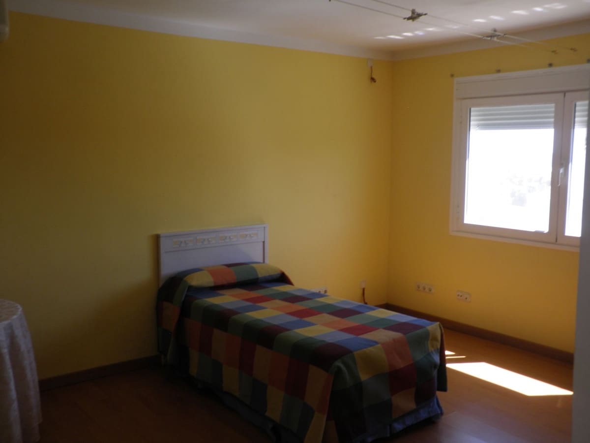 5 soverom Hus til salgs i Estepona med svømmebasseng - € 435 000 (Ref: 9525009)