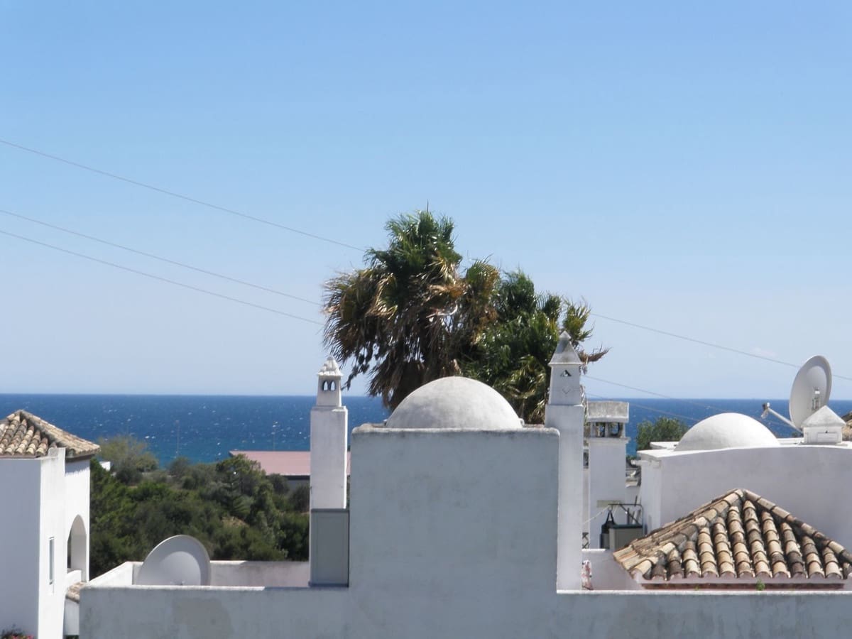 5 soverom Hus til salgs i Estepona med svømmebasseng - € 435 000 (Ref: 9525009)