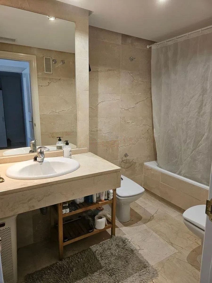 2 soveværelse Lejlighed til salg i Nueva Andalucia med swimmingpool garage - € 440.000 (Ref: 9525035)