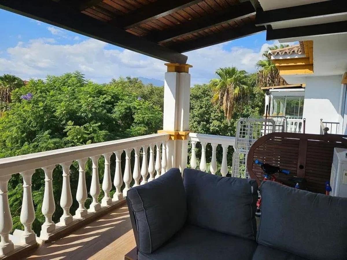 2 soveværelse Lejlighed til salg i Nueva Andalucia med swimmingpool garage - € 440.000 (Ref: 9525035)