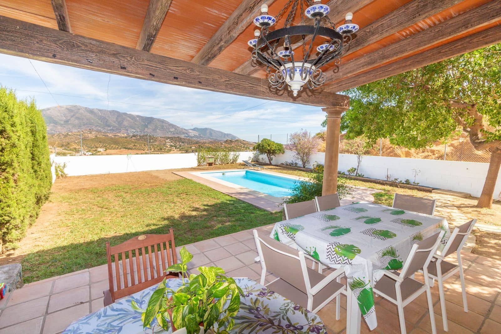 4 soveværelse Finca/Landehus til salg i Mijas Costa med swimmingpool garage - € 890.000 (Ref: 9525533)