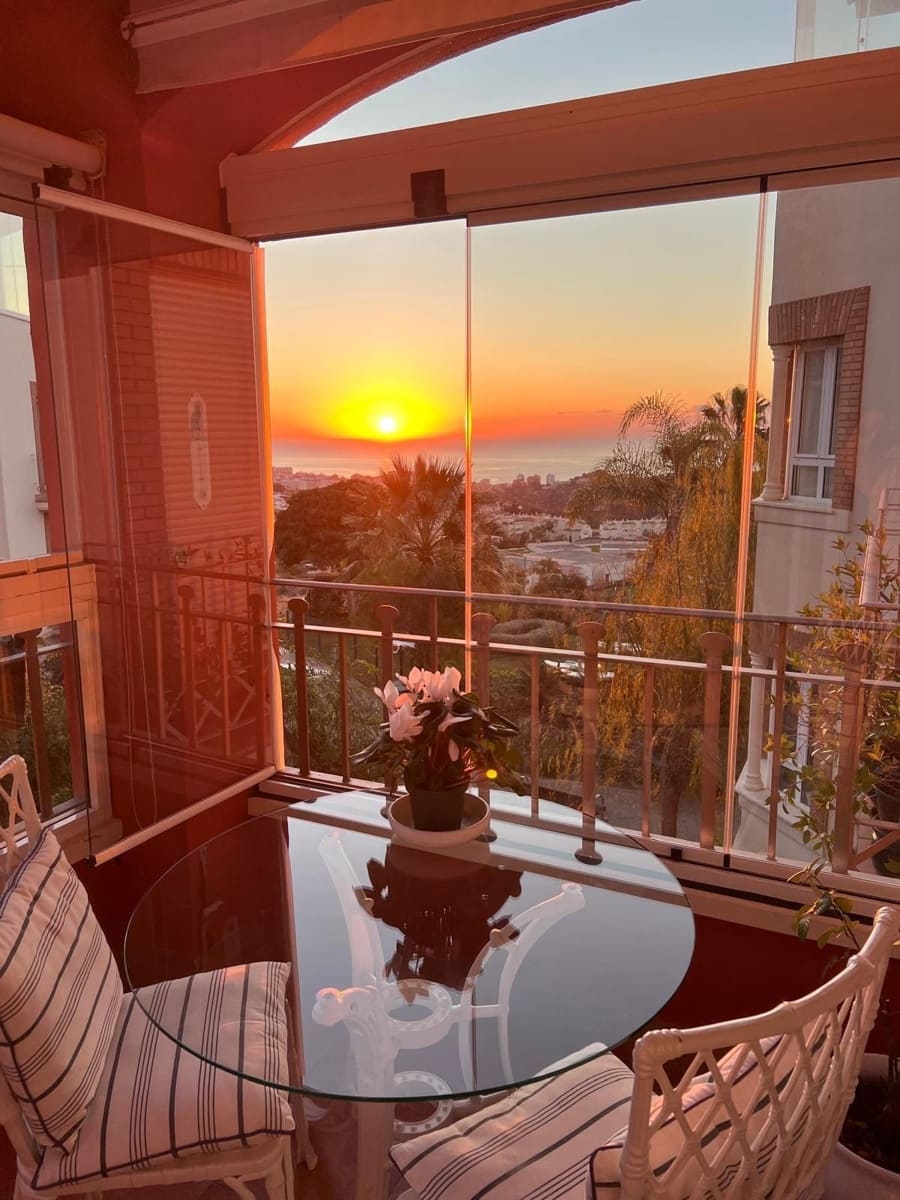 2 sypialnia Apartament na sprzedaż w Benalmadena z basenem garażem - 318 000 € (Ref: 9525534)