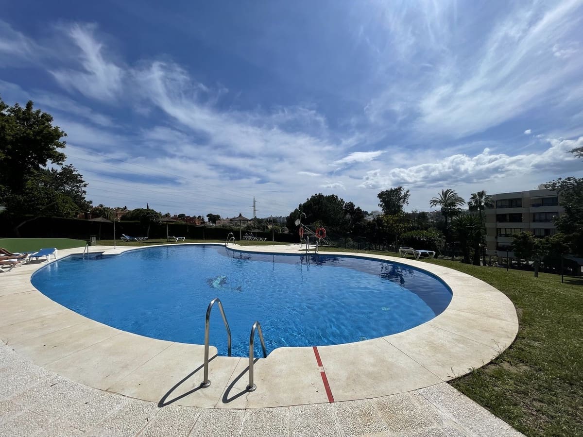 Studio til salg i Nueva Andalucia med swimmingpool - € 257.000 (Ref: 9525546)