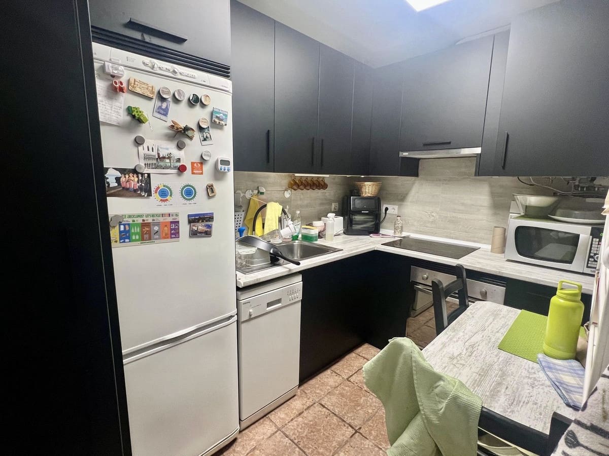 3 bedroom Apartment for sale in Estepona with pool garage - € 320,000 (Ref: 9525568)