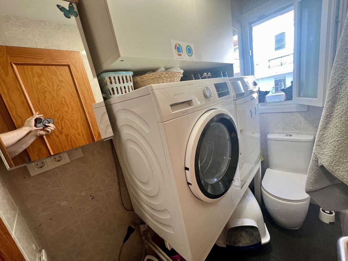 3 bedroom Apartment for sale in Estepona with pool garage - € 320,000 (Ref: 9525568)