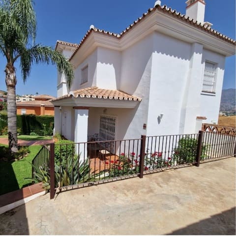 4 quarto Moradia para venda em Cerro del Aguila, Mijas com piscina garagem - 800 000 € (Ref: 9528029)
