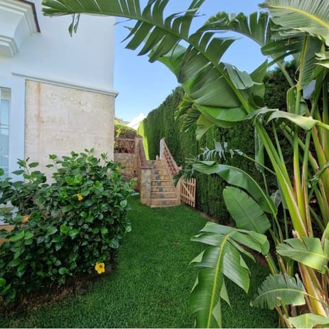 4 quarto Moradia para venda em Cerro del Aguila, Mijas com piscina garagem - 800 000 € (Ref: 9528029)