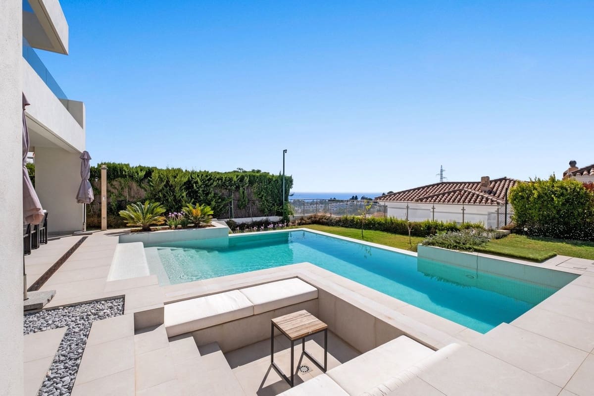 4 soverom Villa til salgs i Riviera del Sol med svømmebasseng garasje - € 1 875 000 (Ref: 9528311)